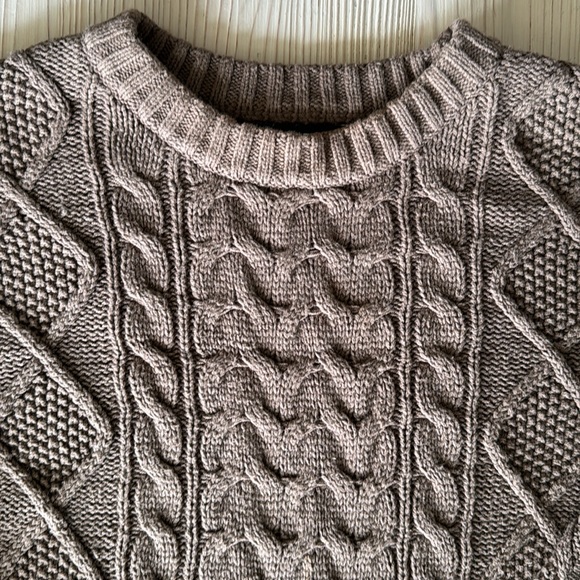 BDG Cable High/Low Crew Neck Knitted Elbow patch Pullover Brown Sweater XS - Picture 6 of 12